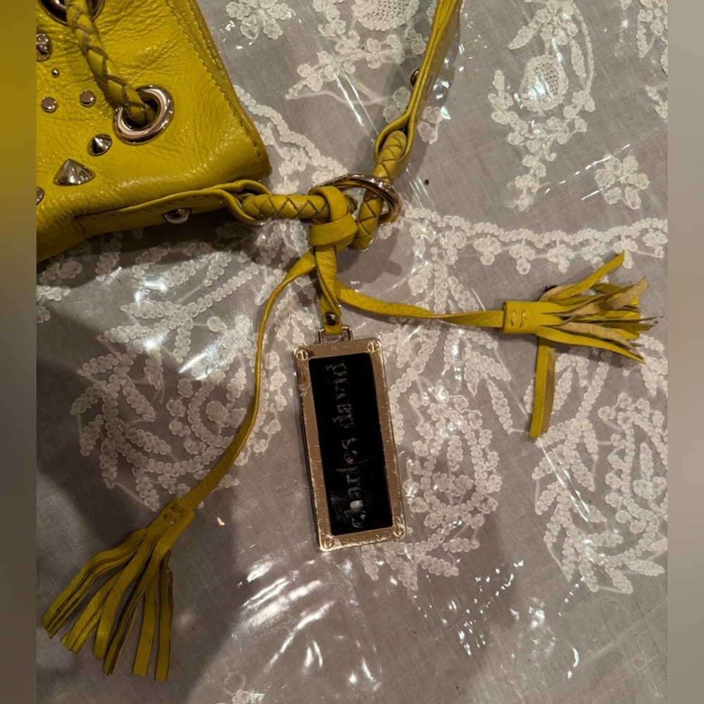❤️ LEATHER CHARLES DAVID STUDDED BAG IN ACID YELLOW COLOR - Picture 6 of 16